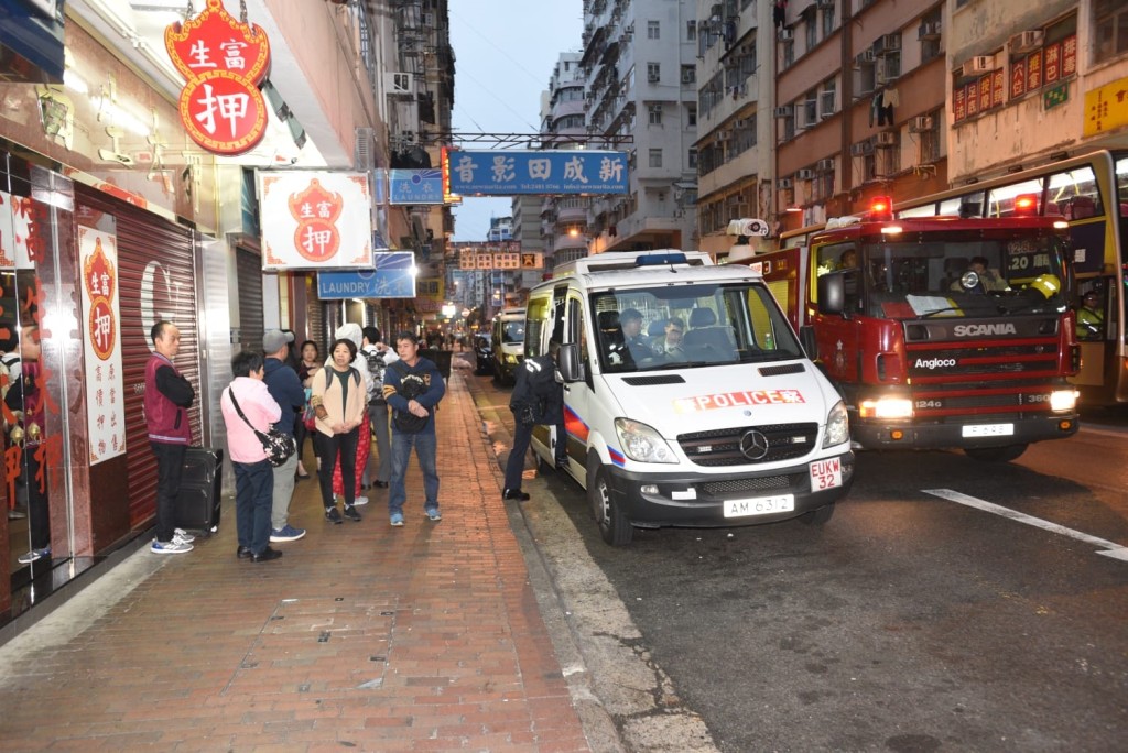 消防到場灌救。