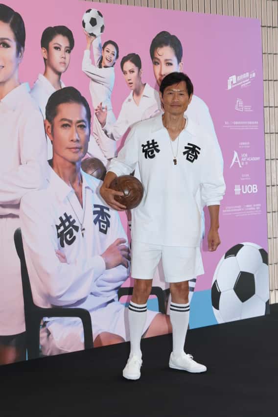 黃德斌下星期到上海演出舞台劇，稱返港後要加倍努力操練粵曲，亦有睇梁醒波、鄭君綿等粵曲影碟作參考。