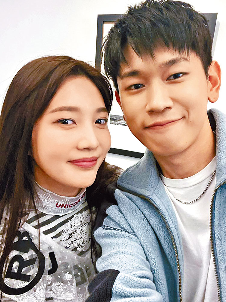 Red Velvet成員Joy去年與Crush合作之後發展出感情，昨日被踢爆正拍拖。