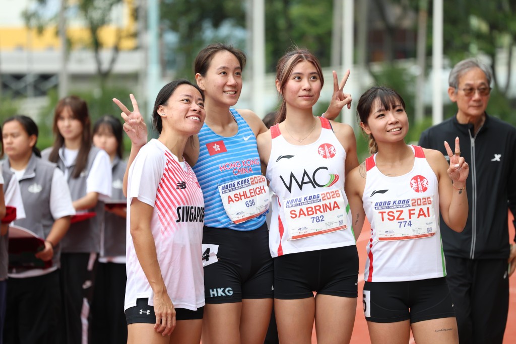 周日的香港田径锦标赛产生2项成人组港绩，包括女子400米栏的马颖雯（左二），她以1分00秒75刷新尘封了29年的港绩，旧纪录是温健仪于97年所做的60秒04。徐嘉华摄