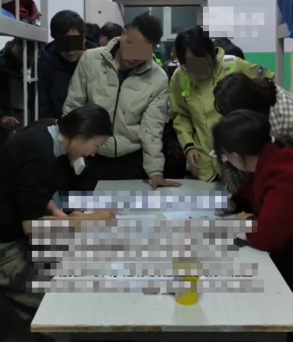 當晚約有500名旅客獲縣政府解決住宿問題。極目新聞 當晚約有500名旅客獲縣政府解決住宿問題。極目新聞