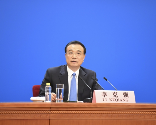 李克強出席記者會。新華社