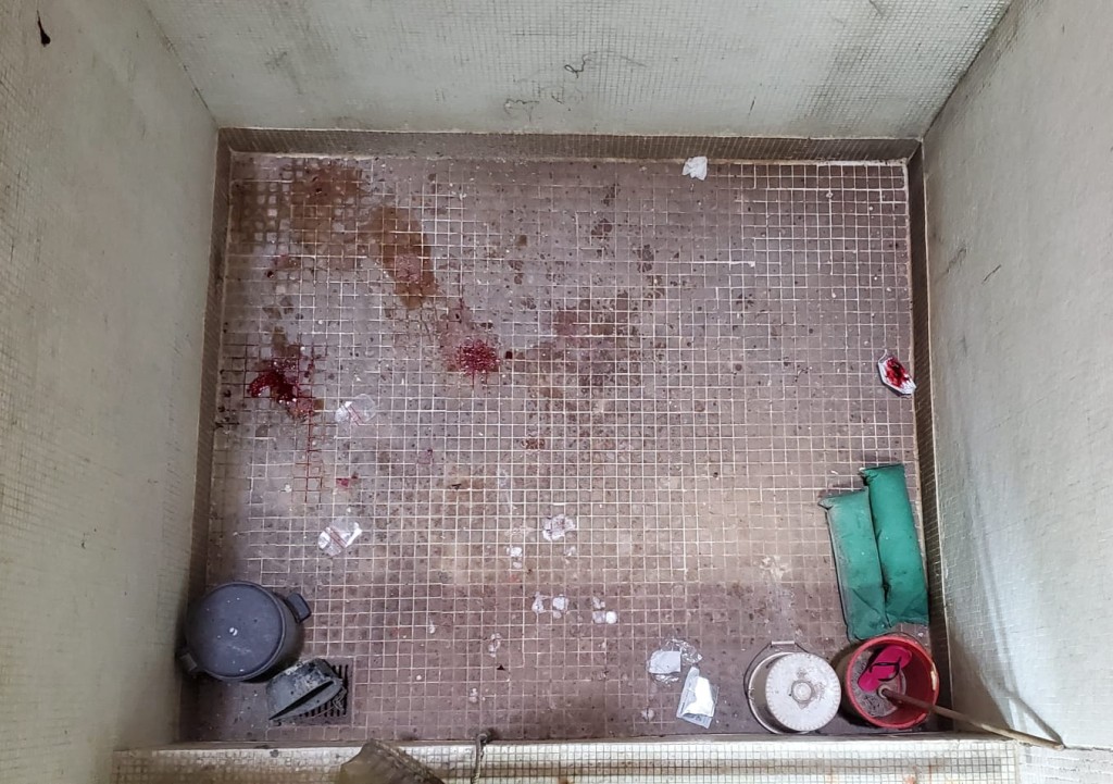 現場李鄭屋邨禮讓樓天井位置。楊偉亨攝