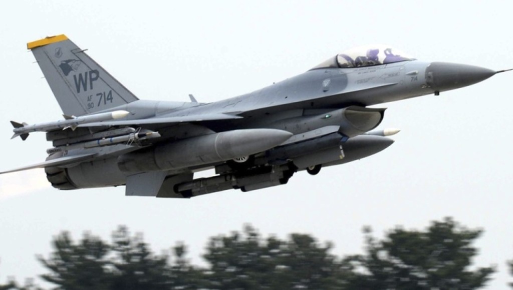 驻韩美军F16战机。 美联社