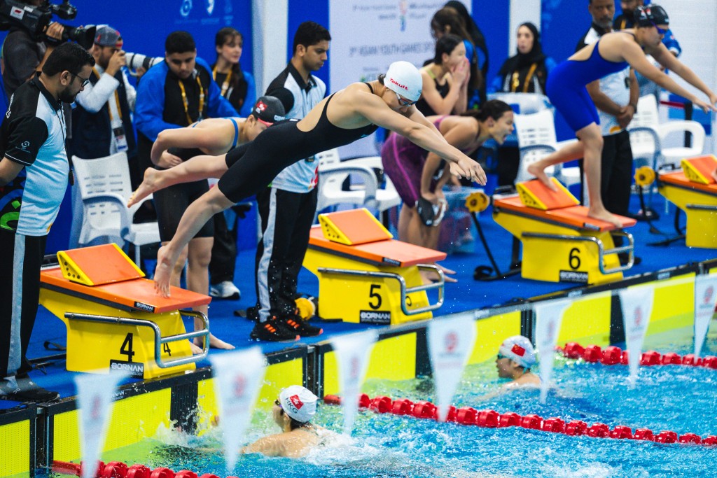 港隊於女子4x100米混合泳接力得銀牌，成員有陳梓瑜、文薈喬、文雪兒和李芯瑤。港協暨奧委會圖片