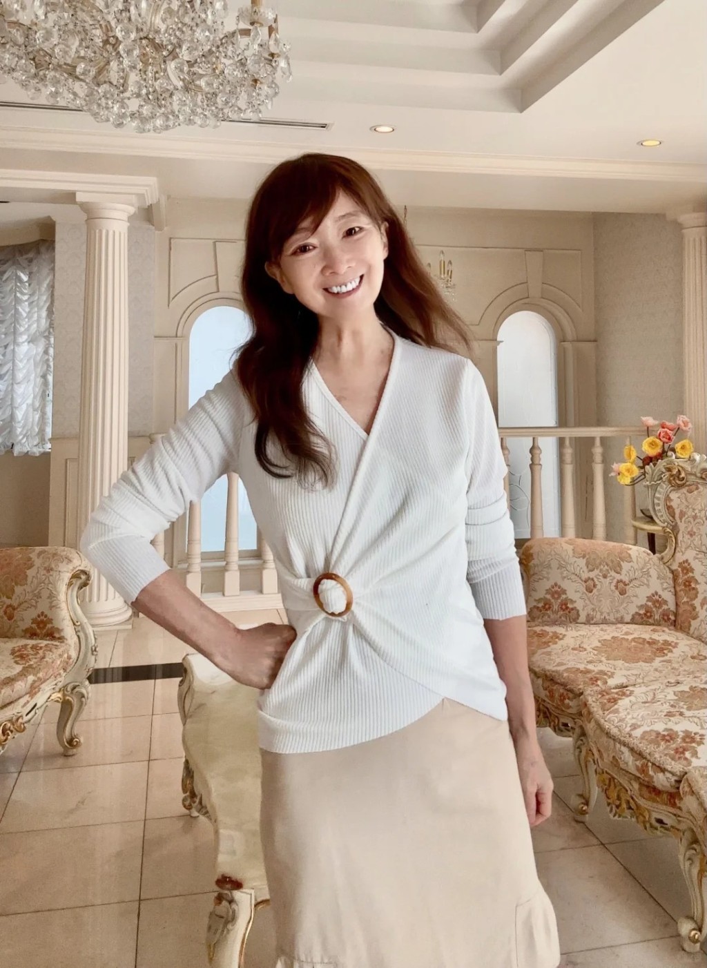 陳美齡近日分享自拍照,意外曝光東京豪宅,以宮殿式裝潢設計,極具氣派。 陳美齡近日分享自拍照,意外曝光東京豪宅,以宮殿式裝潢設計,極具氣派。
