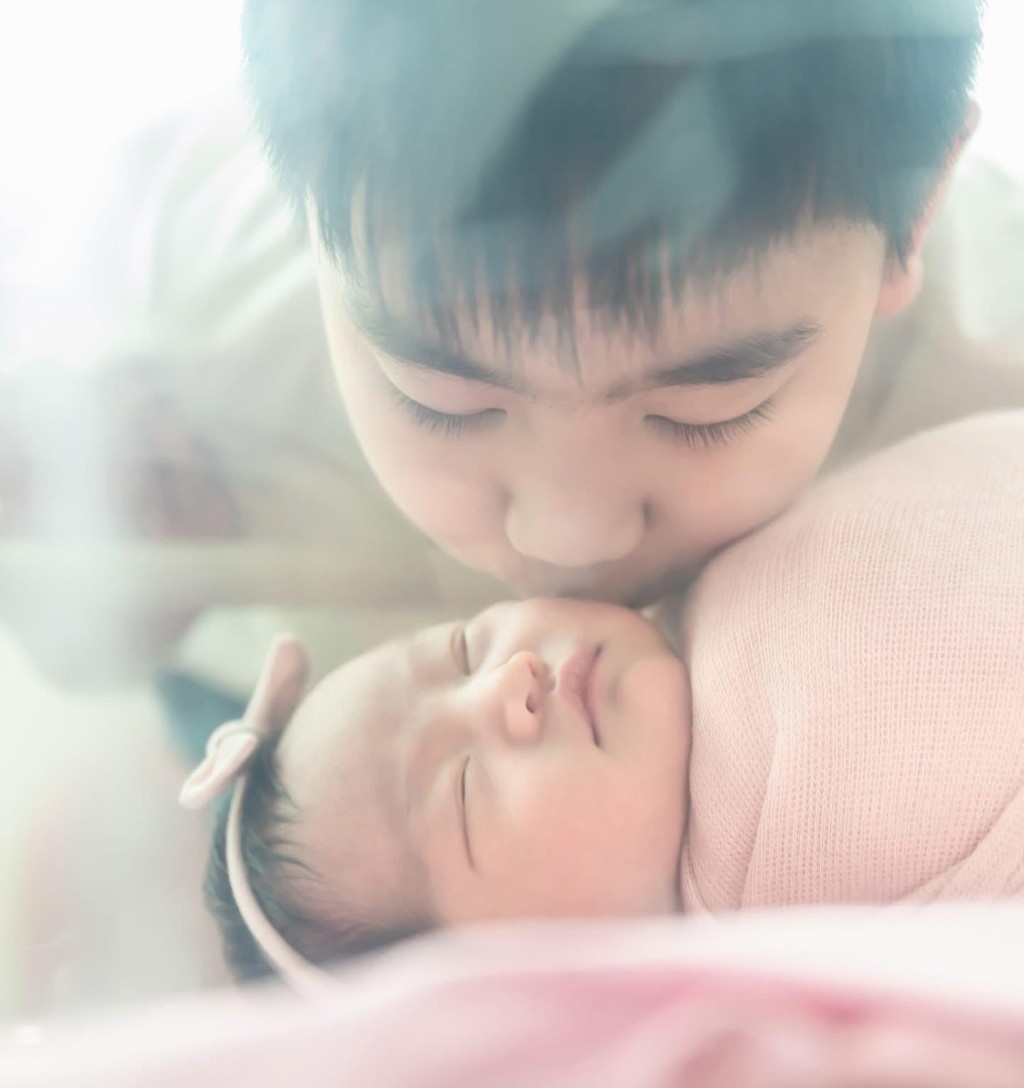 多多體諒及照顧她們的情緒。