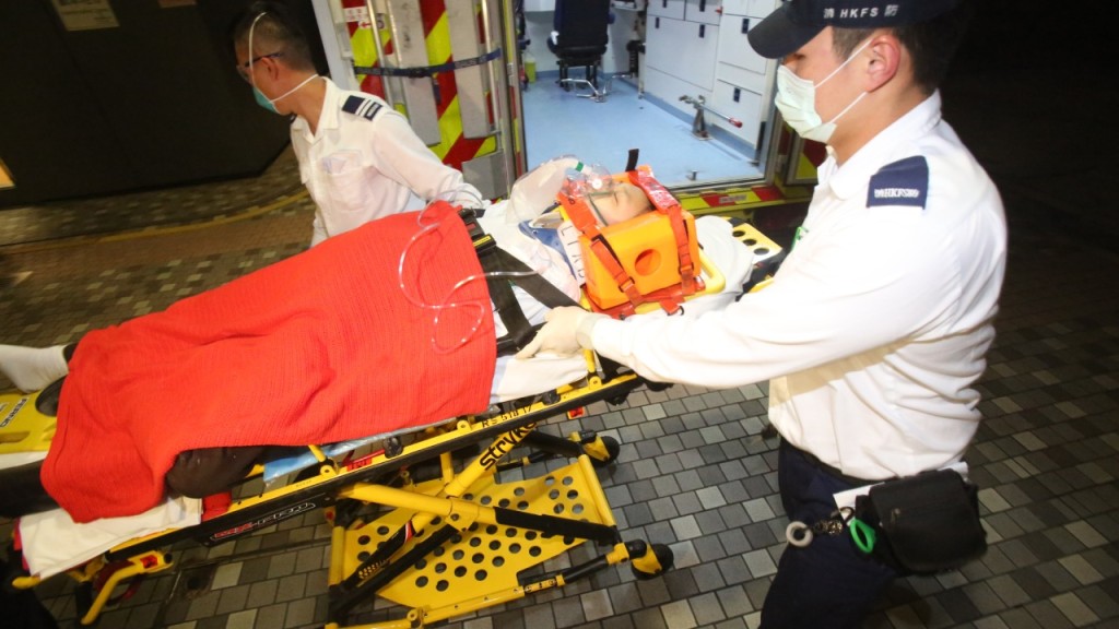 校服少年高处堕下恒安邨商场平台 半昏迷送院