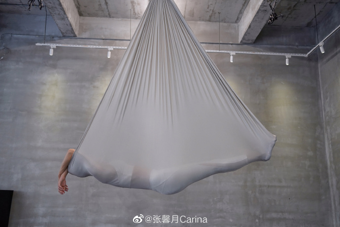 還是躺着比較舒適。