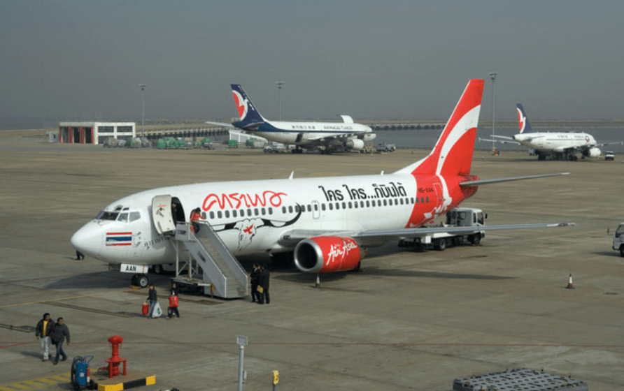 美媒引述專家分析指，受地緣政治局勢影響，石油及航油供應恢復正常需時數月，預計今夏旅客將面臨「機票貴、航班減」的雙重打擊。Alamy示意圖