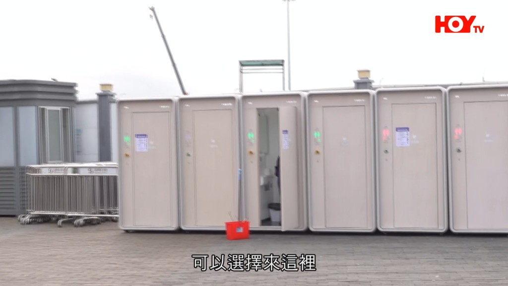 李尚正指在深圳灣去戶外的臨時公廁更乾淨。