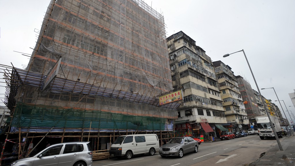 政府推额外地积比先导计划 七旧区重建可增两成楼面 发展局：创新政策应对楼宇老化