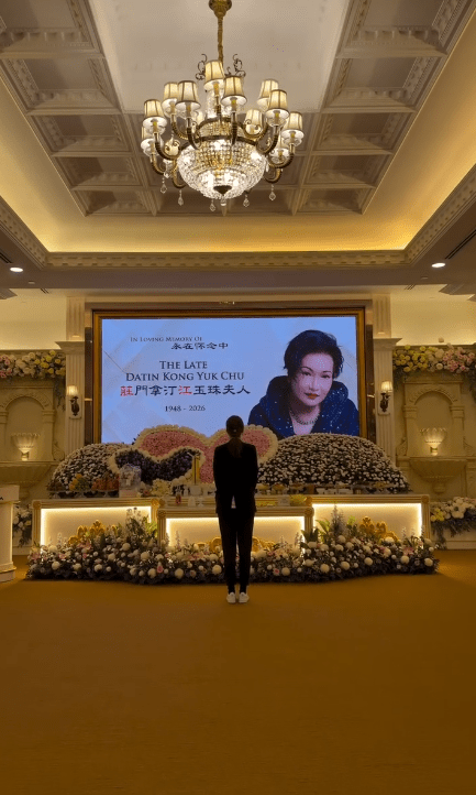 莊思敏的影片以一個遠鏡結束。