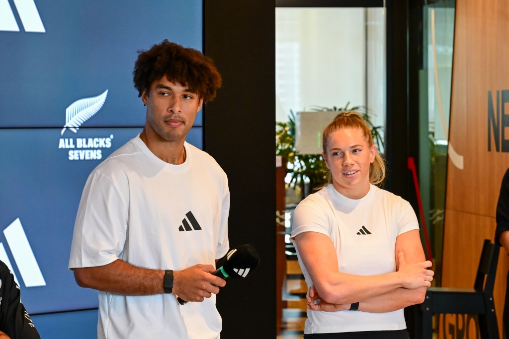 丹馬克(左)和韋諾蒔(右)2人也因傷而未能出戰今屆HK7s賽事。攝影：魏國謙