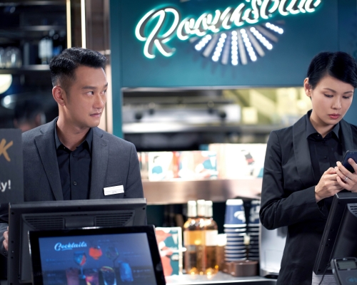 吴浩康请来了同公司的何嘉莉担任女主角。