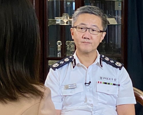 香港警務處處長蕭澤頤8月5日在警察總部接受鳳凰衛視記者獨家專訪。