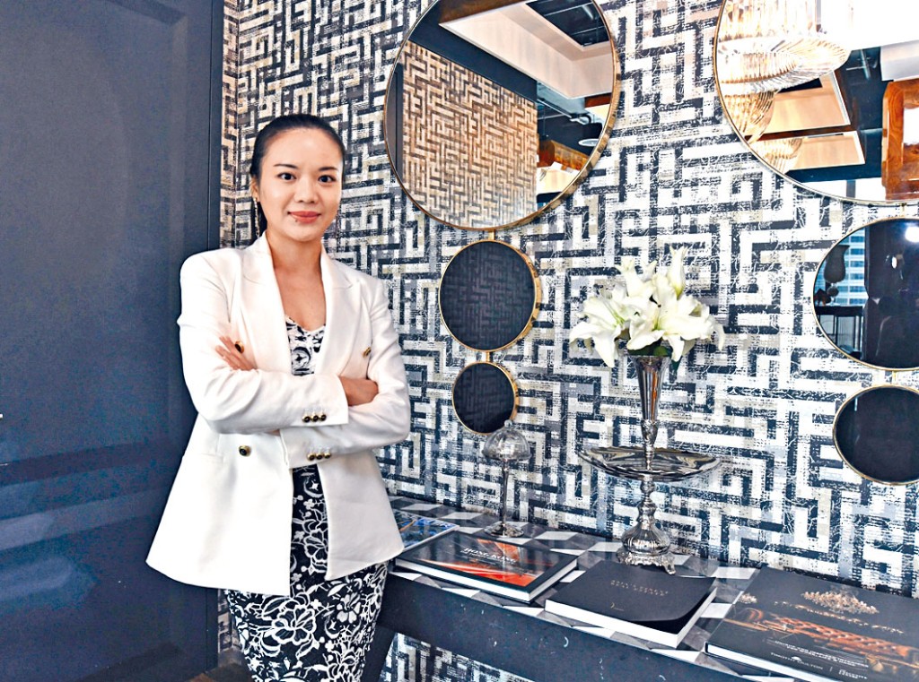 黄安娜表示，公司有意设立投资基金，主要投资关于女性的项目。