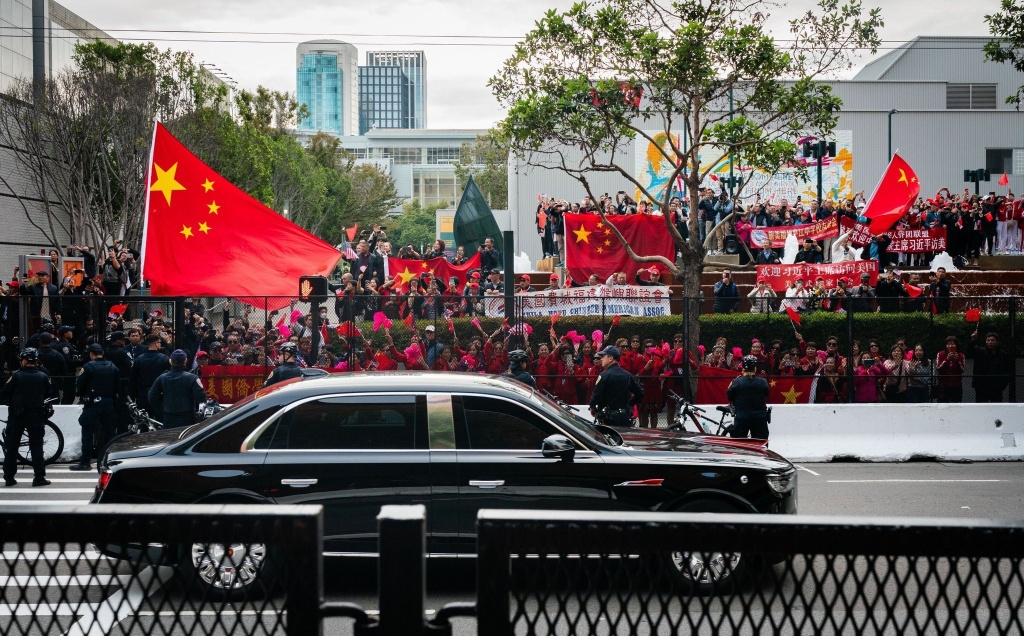 习近平的「红旗」座驾出现在美国三藩市街头。