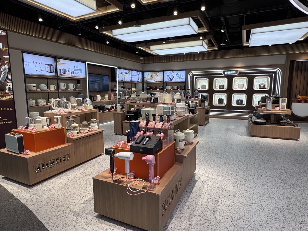 廚房小家電是最受女士們及港人歡迎，展出多款人氣國內品牌的小家電，如九陽的破壁機、小熊蒸鍋等，性價比夠高。