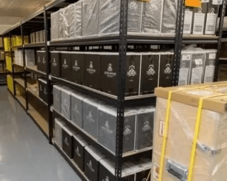 被新加坡警局扣押的名酒。