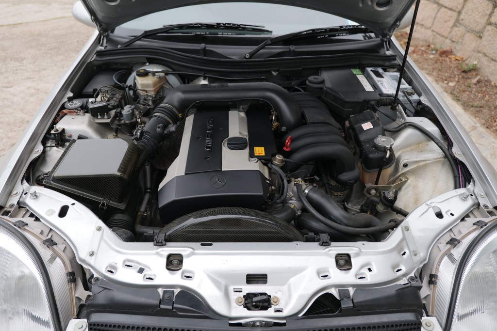 Mercedes-Benz SLK 3.6 AMG引用了當年C36 AMG的3.6公升直六引擎。