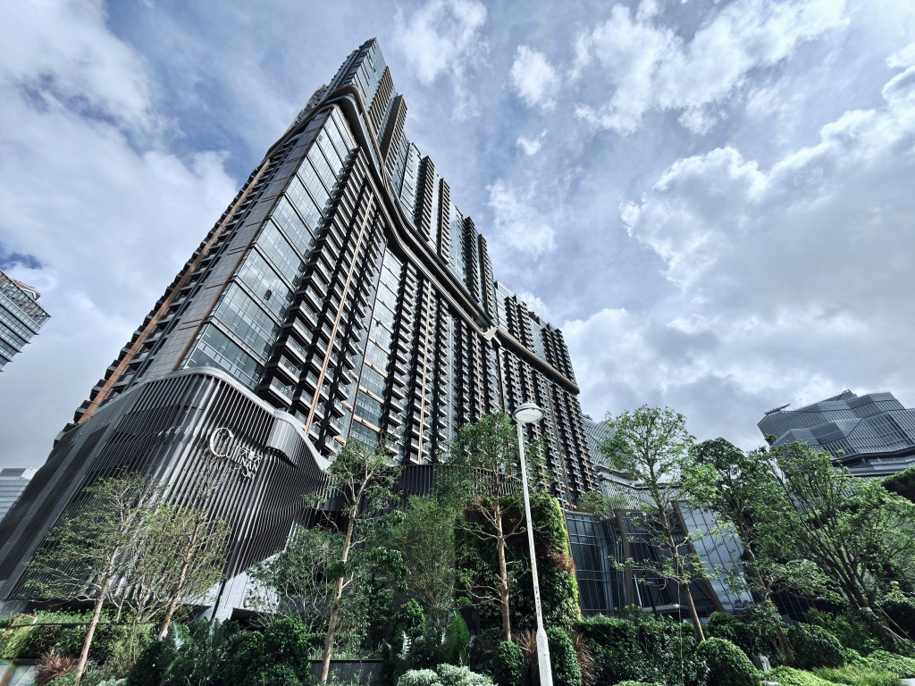 天璽.天2期首輪銷售報捷,明日將進行次輪銷售。 天璽.天2期首輪銷售報捷,明日將進行次輪銷售。