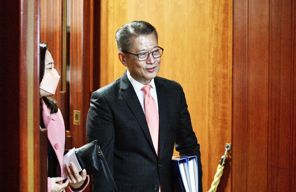 陈茂波发表新一年度预算案。卢江球摄