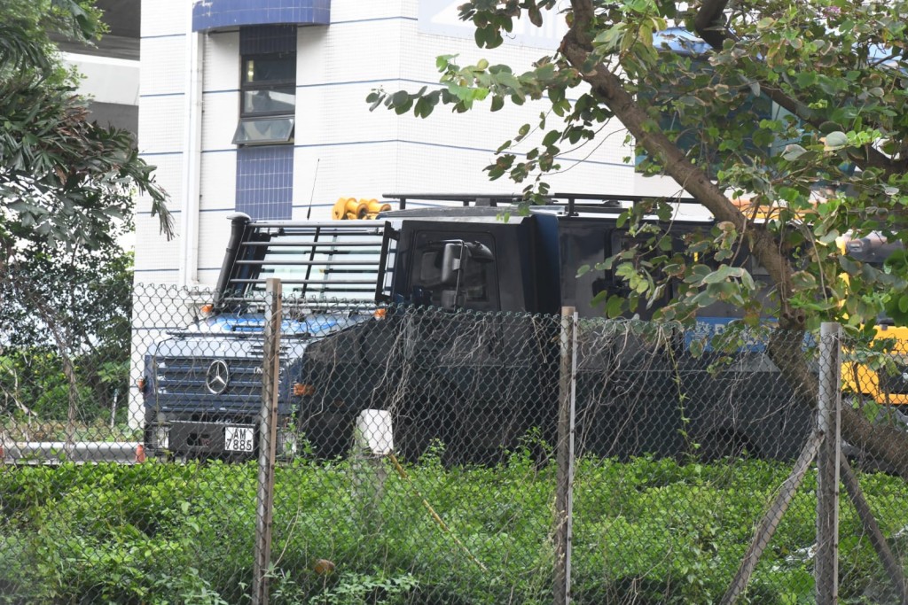警方裝甲車。