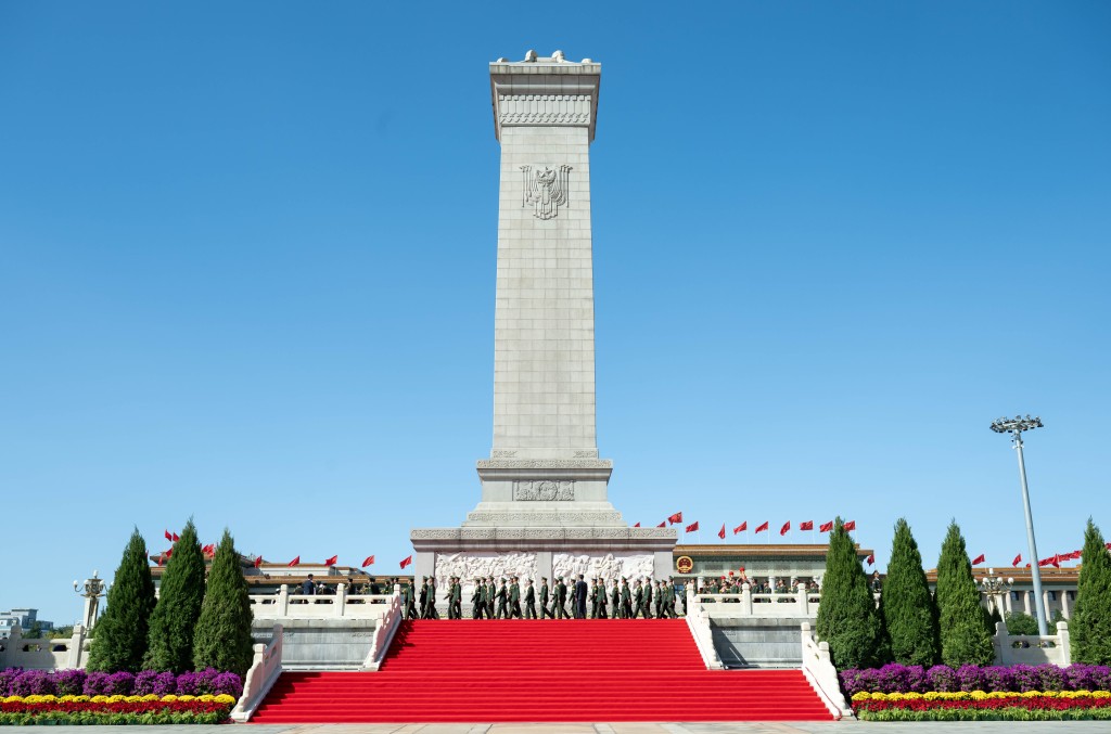 2023年9月30日 烈士紀念日向人民英雄敬獻花籃儀式在京隆重舉行 。新華社