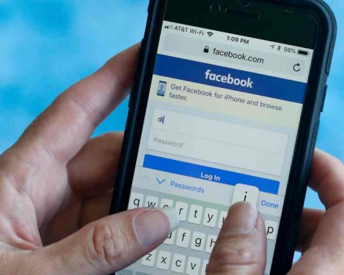 facebook將推出3種新的疾病防治地圖。AP資料圖圖片