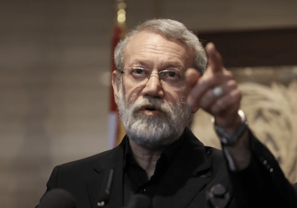 报道指，最高国家安全委员会秘书拉里贾尼（Ali Larijani）已获正式委托确保政权延续，被形容为“事实上的总统”。路透社