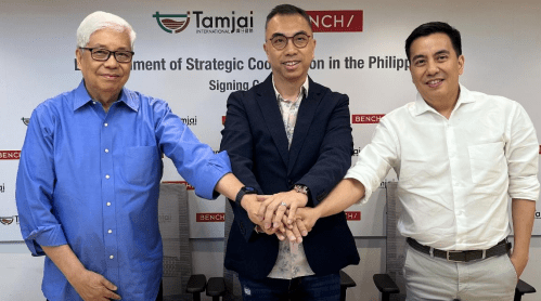 谭仔国际主席及行政总裁刘达民(中)与 Suyen Corporation探索以特许经营方式进军菲律宾市场。
