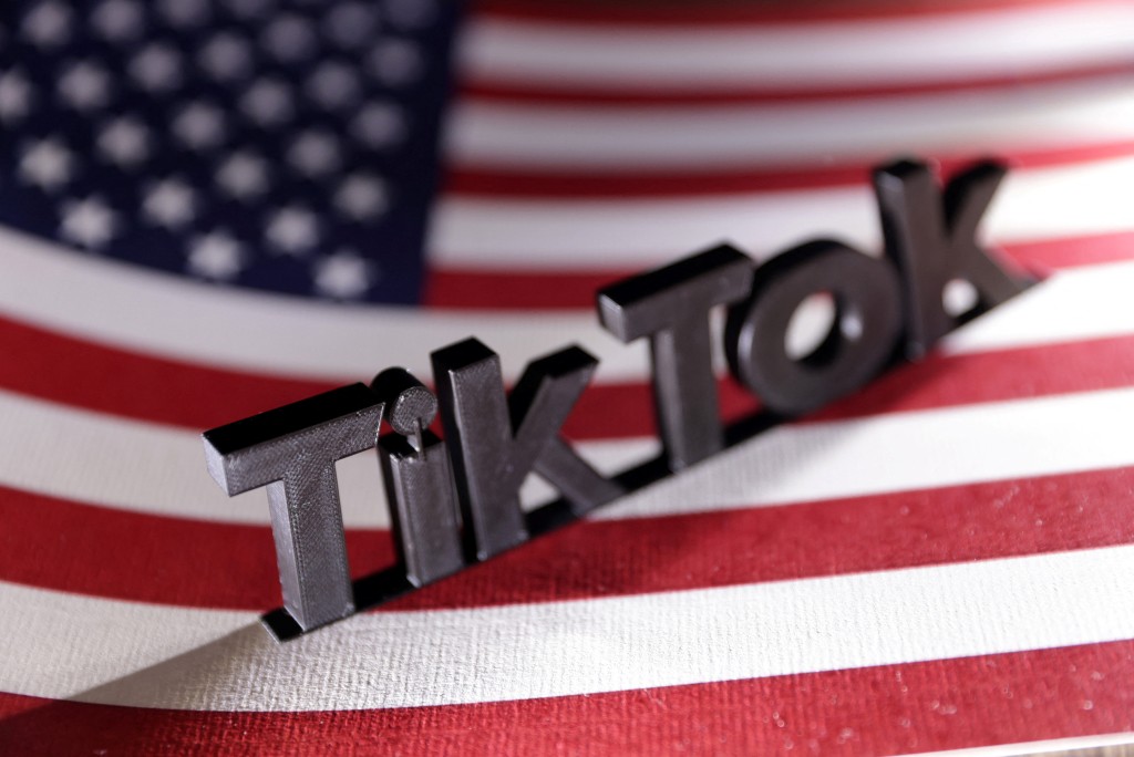 美國總統拜登簽署法案，要求短片分享平台TikTok在限期內脫離中國母公司字節跳動。路透社