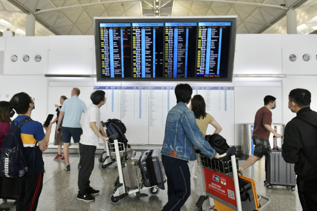 国泰推出27,314张香港飞往海外26个国家的免费单人经济舱往返机票。资料图片