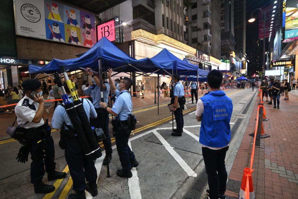 警方加強各區部署。