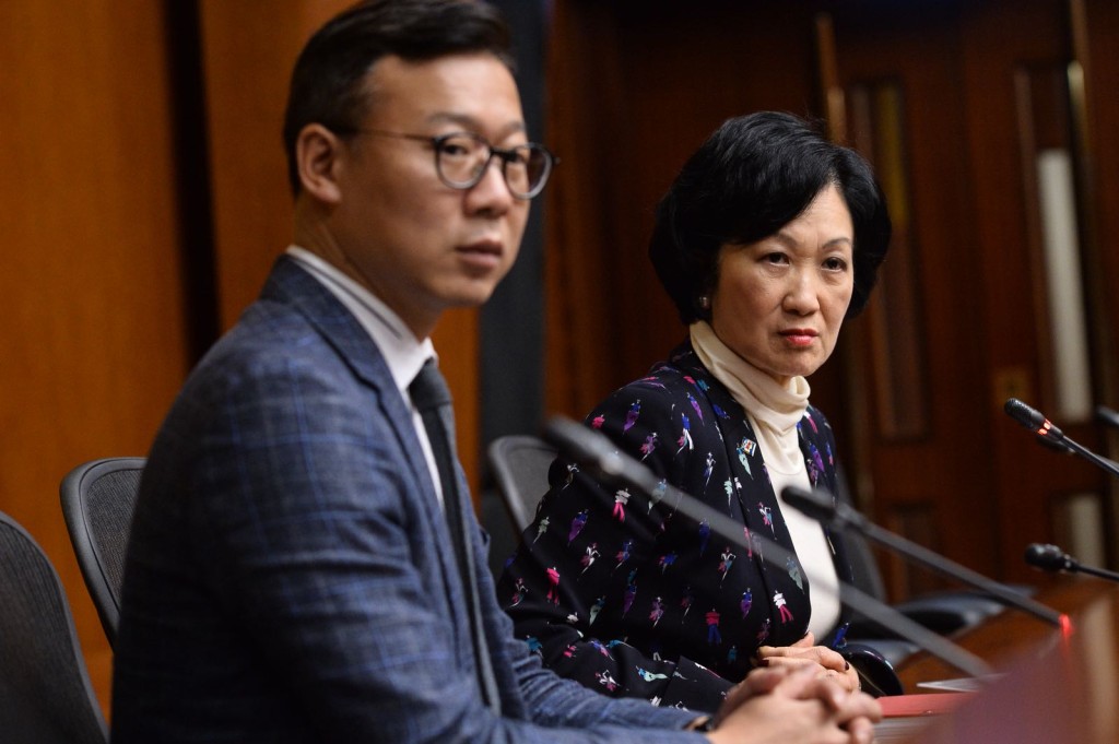 立法會高鐵一地兩檢委員會將召開公聽會。