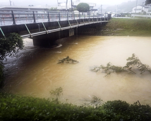 氣象廳向廣島市發布大雨特別警報。AP圖片