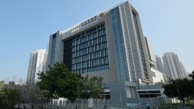 男子送往天水圍醫院搶救後證實不治。