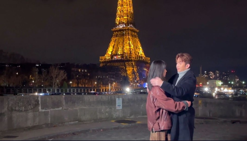 Anson Lo最喜歡在巴黎鐵塔拍攝的場口。