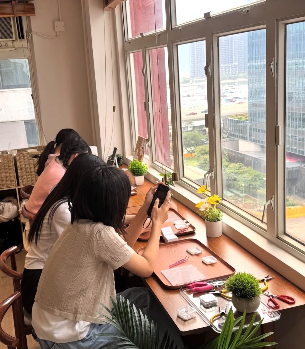 Cradle Studio於今年2月引入拼豆項目後,每月固定新增約100名拼豆客源。 Cradle Studio於今年2月引入拼豆項目後,每月固定新增約100名拼豆客源。