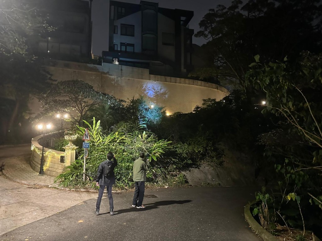 警方在聖誕假期期間在香港島郊區及港島南區水域一帶鄰近屋苑的山坡進行跨部門聯合反爆竊行動。香港警察FB圖片