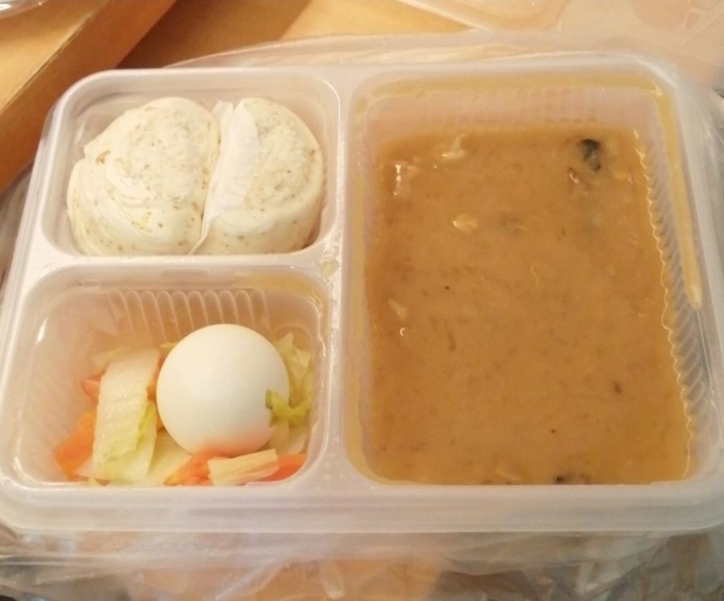 竹篙灣檢疫中心所供應膳食質素備受批評。中伏飲食報料區圖片