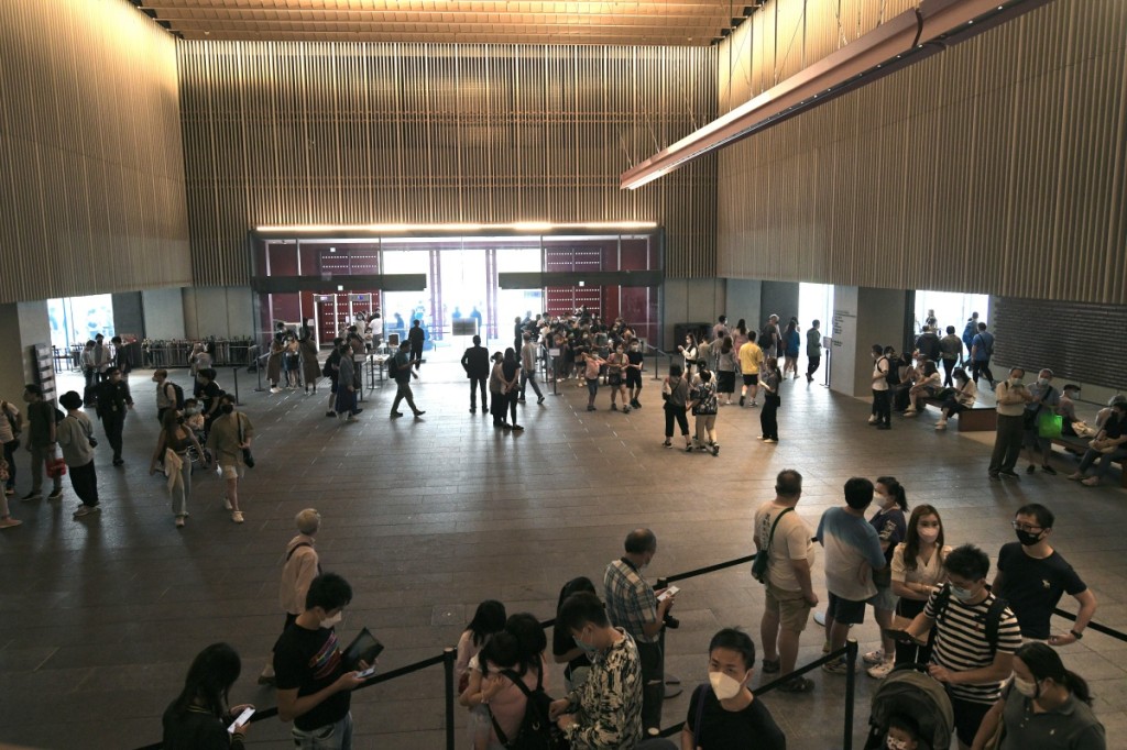 吳博士告知：「香港故宮及M+等現代博物館開幕後，去年參觀人次多達300至400萬」（梁譽東攝）