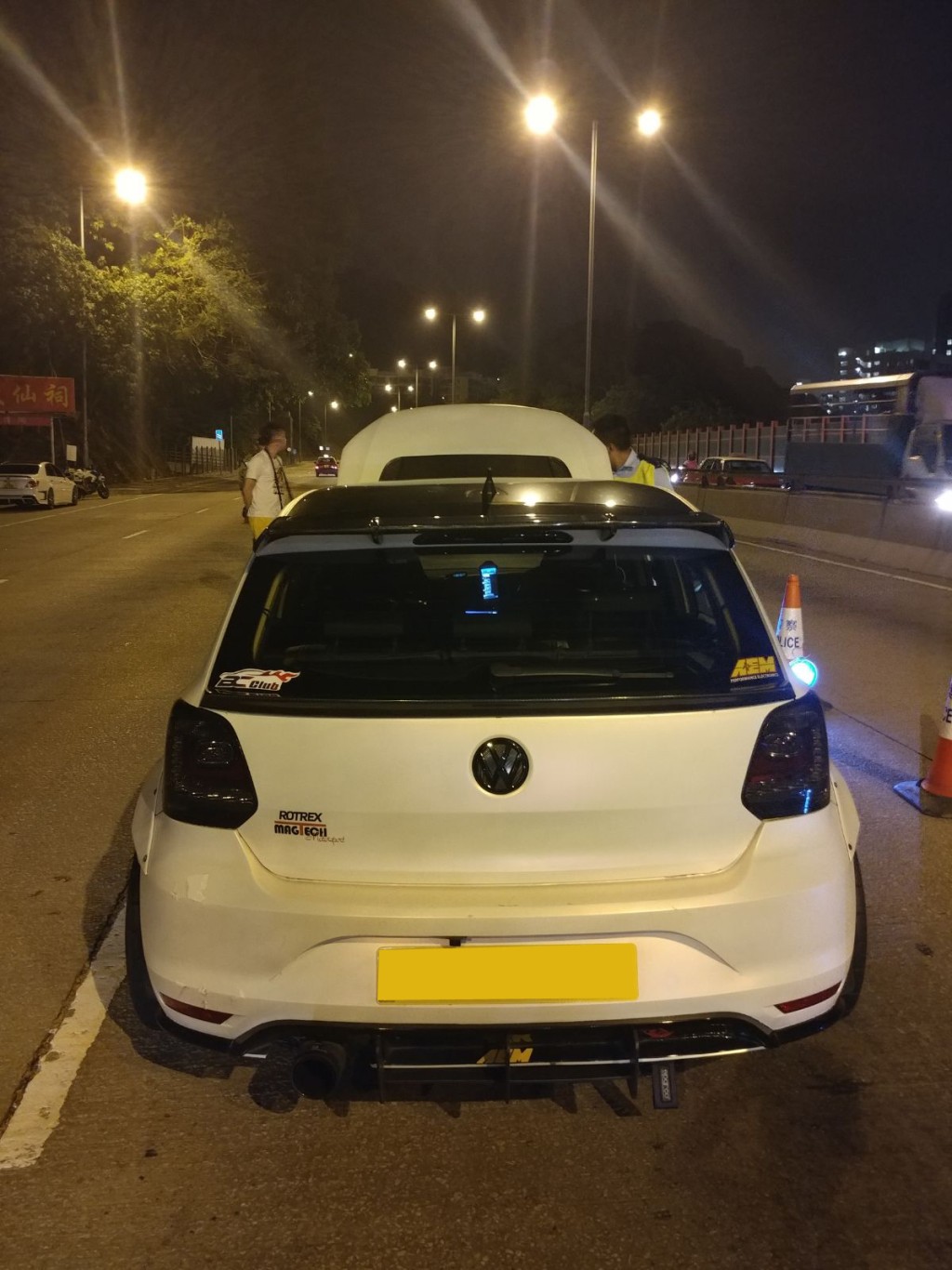 行動中發現的懷疑被非法改裝車輛。
