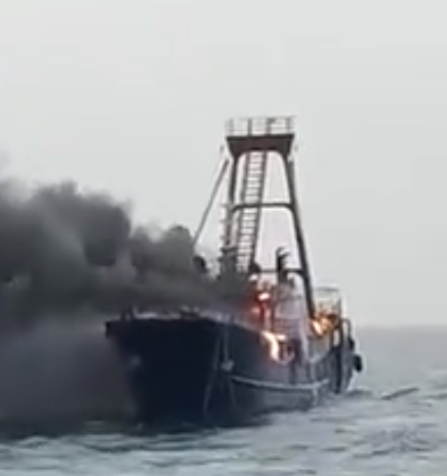 漁船在珠江口廟灣島附近著火。