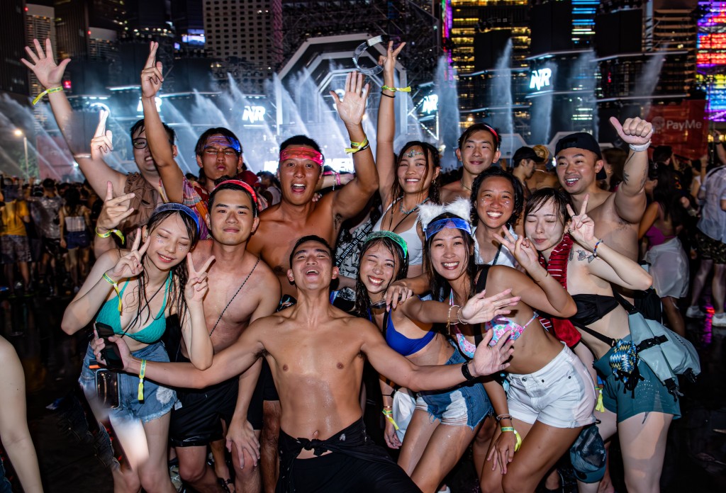「S2O亞洲潑水音樂節」為參加者帶來非一般的派對體驗，吸引成千上萬來自世界各地的「粉絲」。