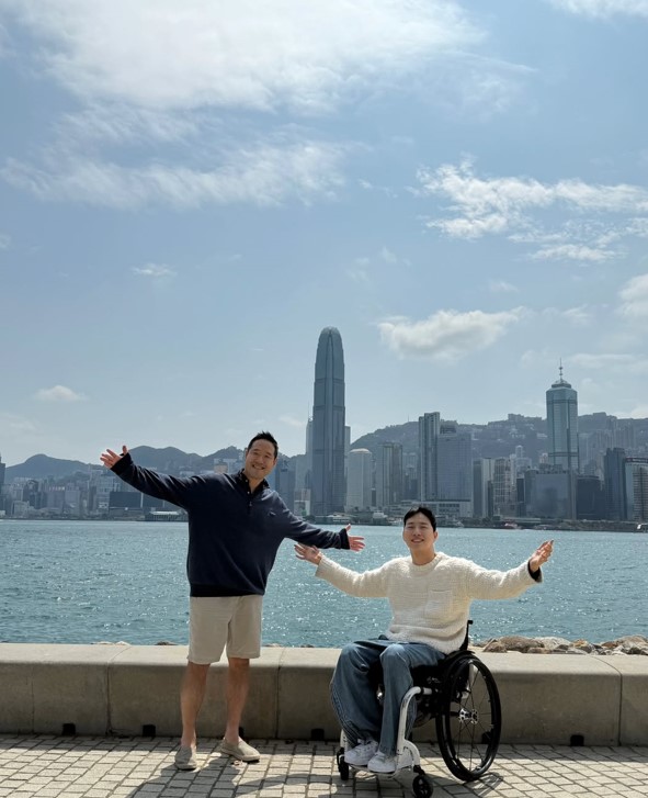 朴伟2025年来港游玩分享吃喝玩乐的影片 朴伟2025年来港游玩分享吃喝玩乐的影片