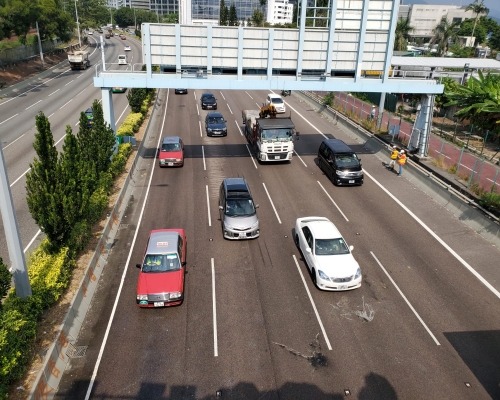 吐露港公路來回全線於中午前重開。