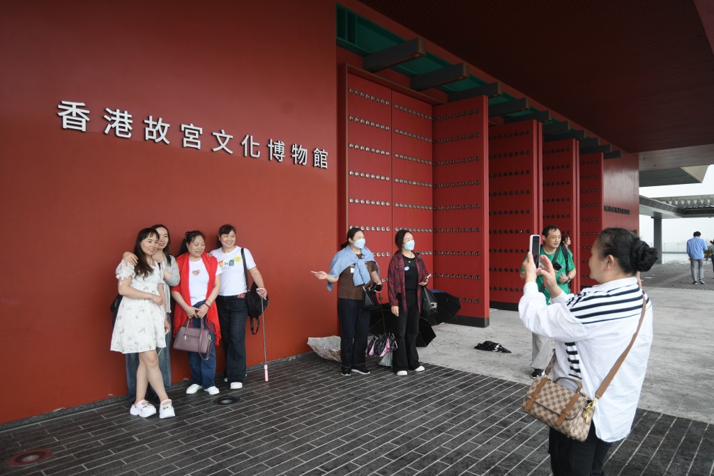 8月初步訪港旅客錄得546萬人次,按年上升6%,是疫情後單月新高。資料圖片 8月初步訪港旅客錄得546萬人次,按年上升6%,是疫情後單月新高。資料圖片