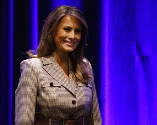 梅拉尼婭拍電視廣告宣傳抗疫。AP